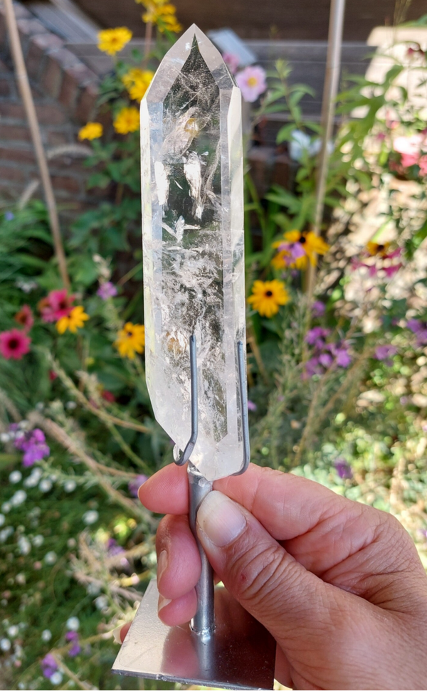 Bergkristal punt in standaard (zilverkleur)