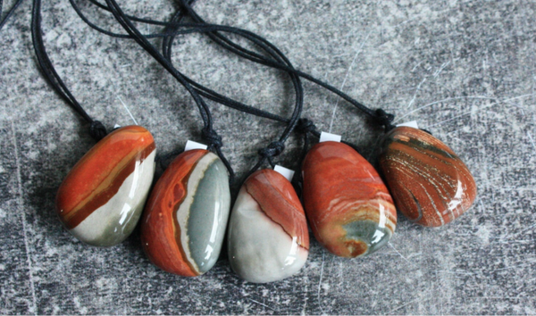 Polychroom jaspis ketting