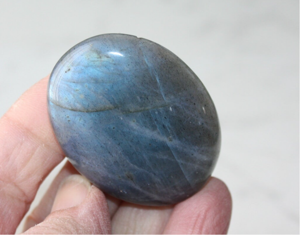 Labradoriet cabochon 01