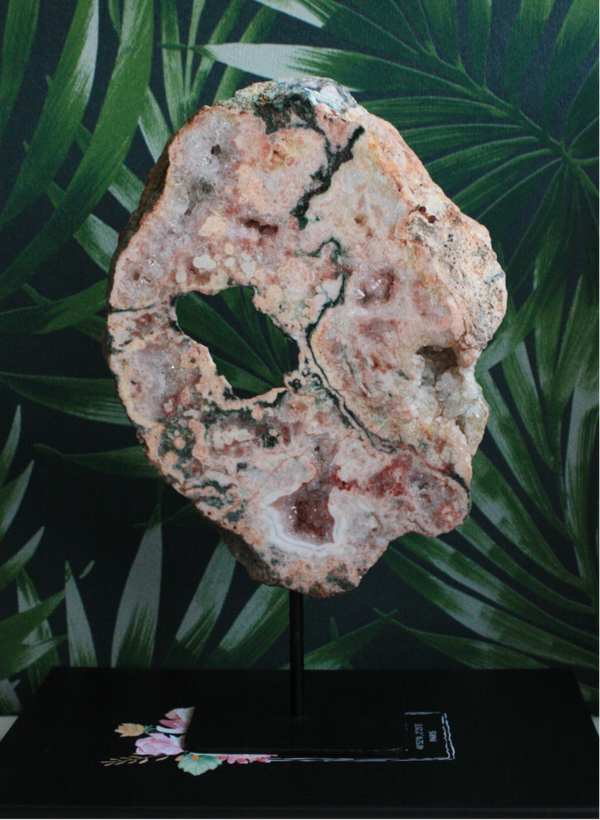 Roze amethist, chalcedoon op standaard 02