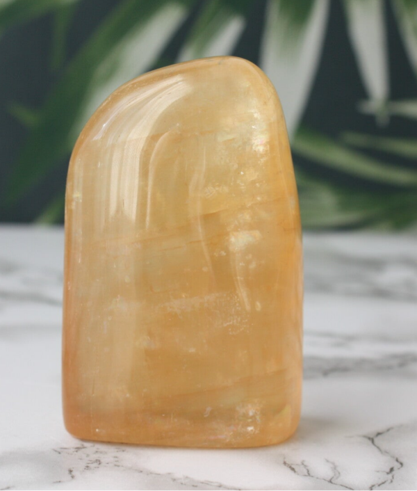 Gele calciet freeform 01
