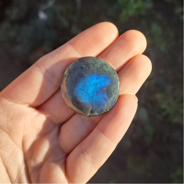 Labradoriet cabochon 02
