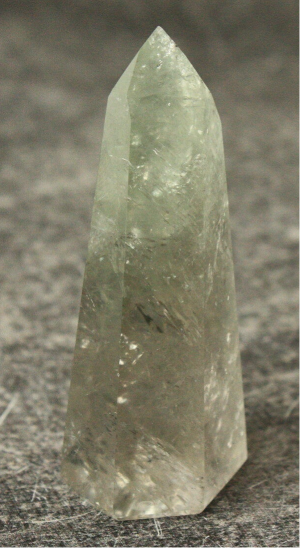 Prasioliet toren (groene amethist) 02