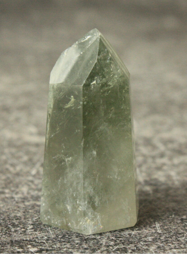 Prasioliet toren (groene amethist) 01