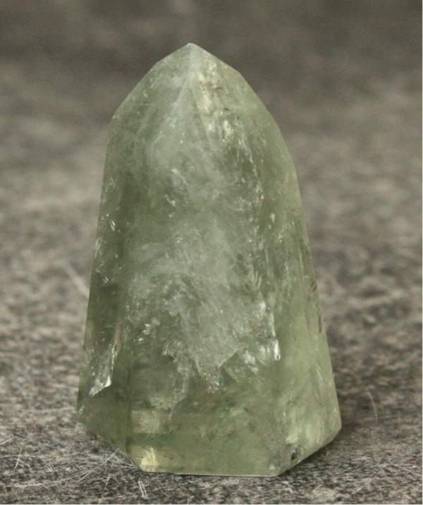 Prasioliet toren (groene amethist) 03