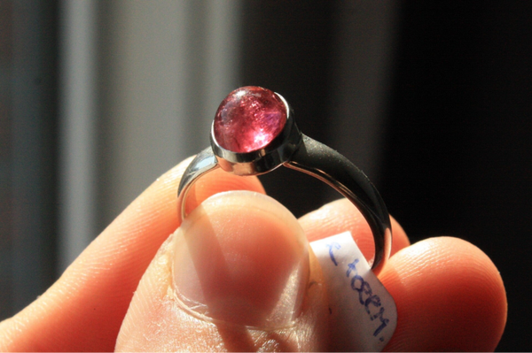 Roze toermalijn ring