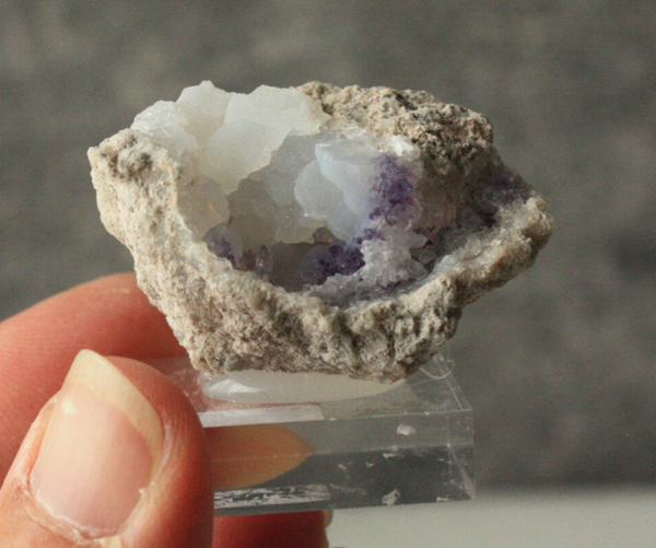 Fluoriet met chalcedoon geode 01