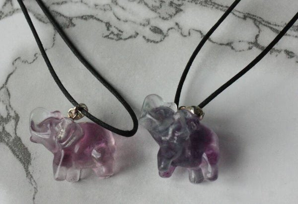 Fluoriet ketting olifantje