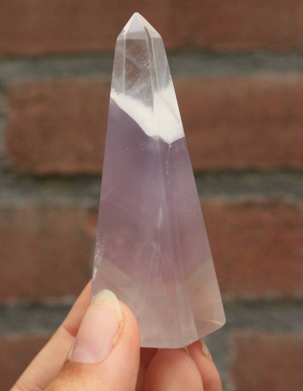 Lavendel fluoriet obelisk 01