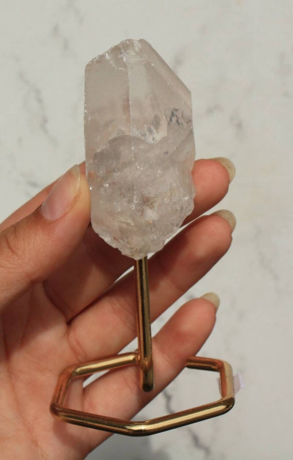 Bergkristal op standaard 02