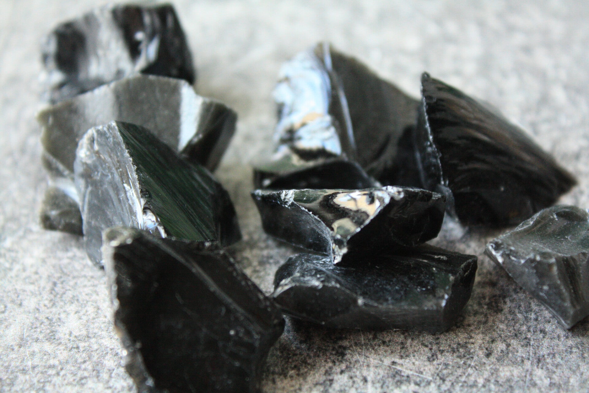 Obsidiaan ruw stukje