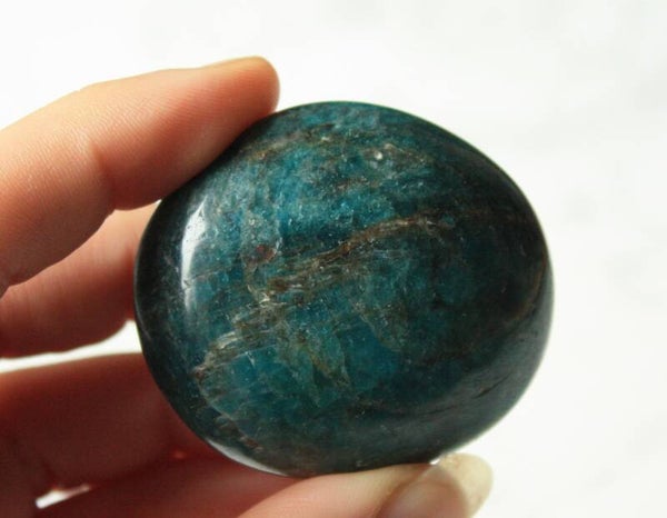 Blauwe apatiet handsteen 03