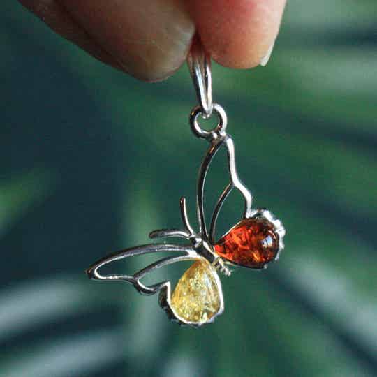 Barnsteen vlinder hangertje