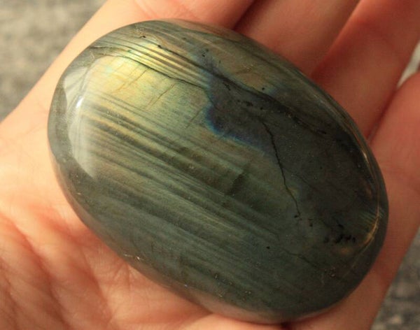 Labradoriet handsteen 04