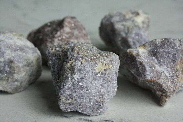 Ruw stukje lepidoliet