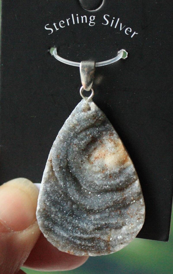 Druzy chalcedoon kettinghanger 01