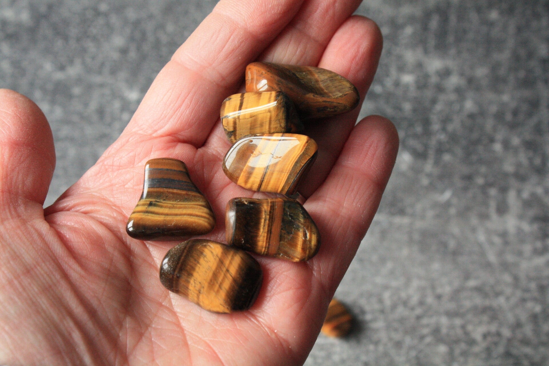 Tijgeroog trommelsteen