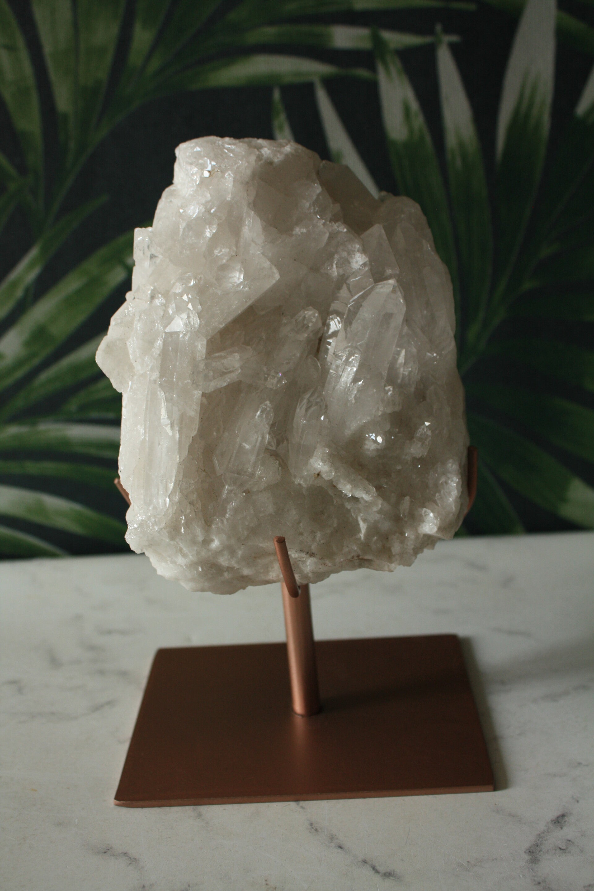 Bergkristal op rose standaard 01