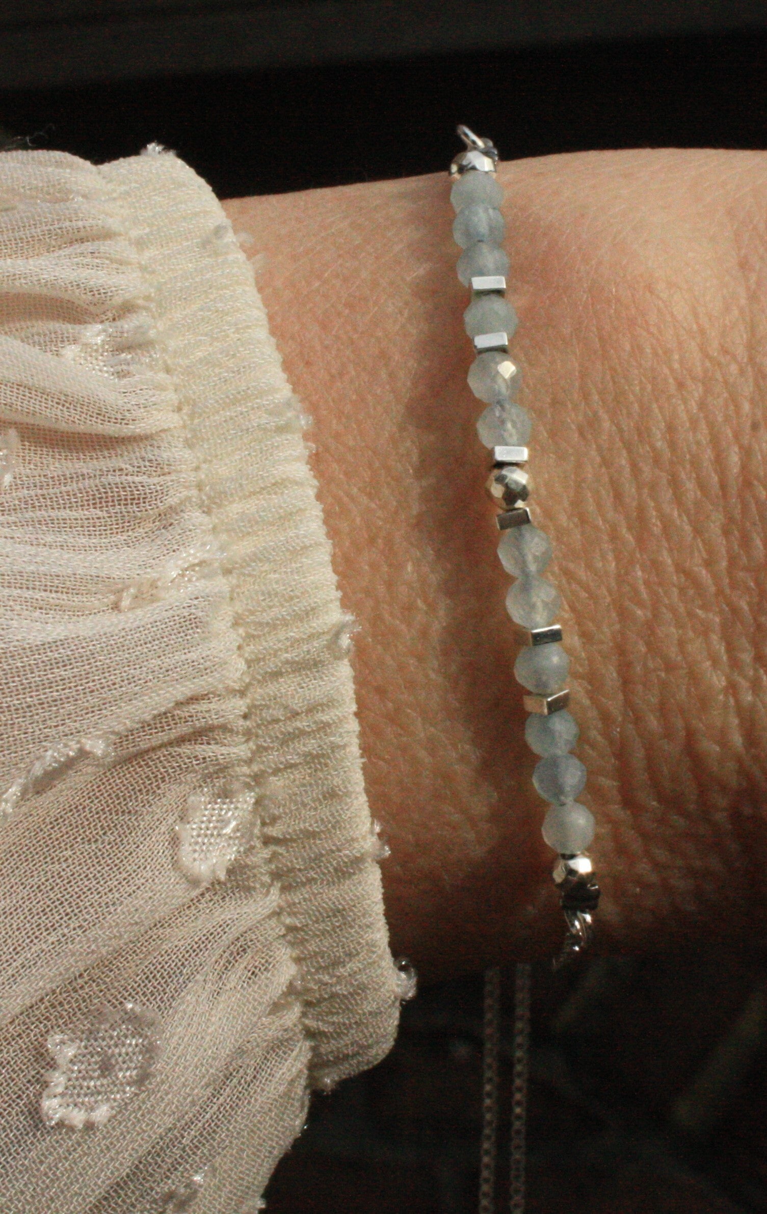 Aquamarijn armbandje (zilverkleurig)