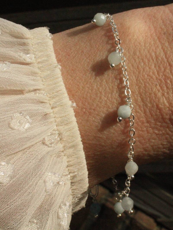 Aquamarijn armbandje (los hangende kraaltjes, zilverkleurig)