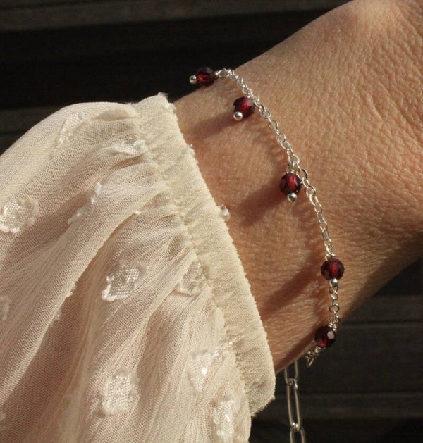 Granaat armbandje (met los hangende kraaltjes, zilverkleur)