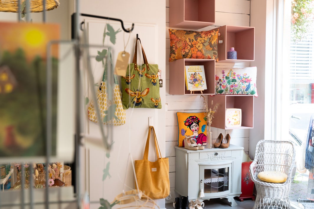 Tweedehands kleding en cadeaus bij Blij