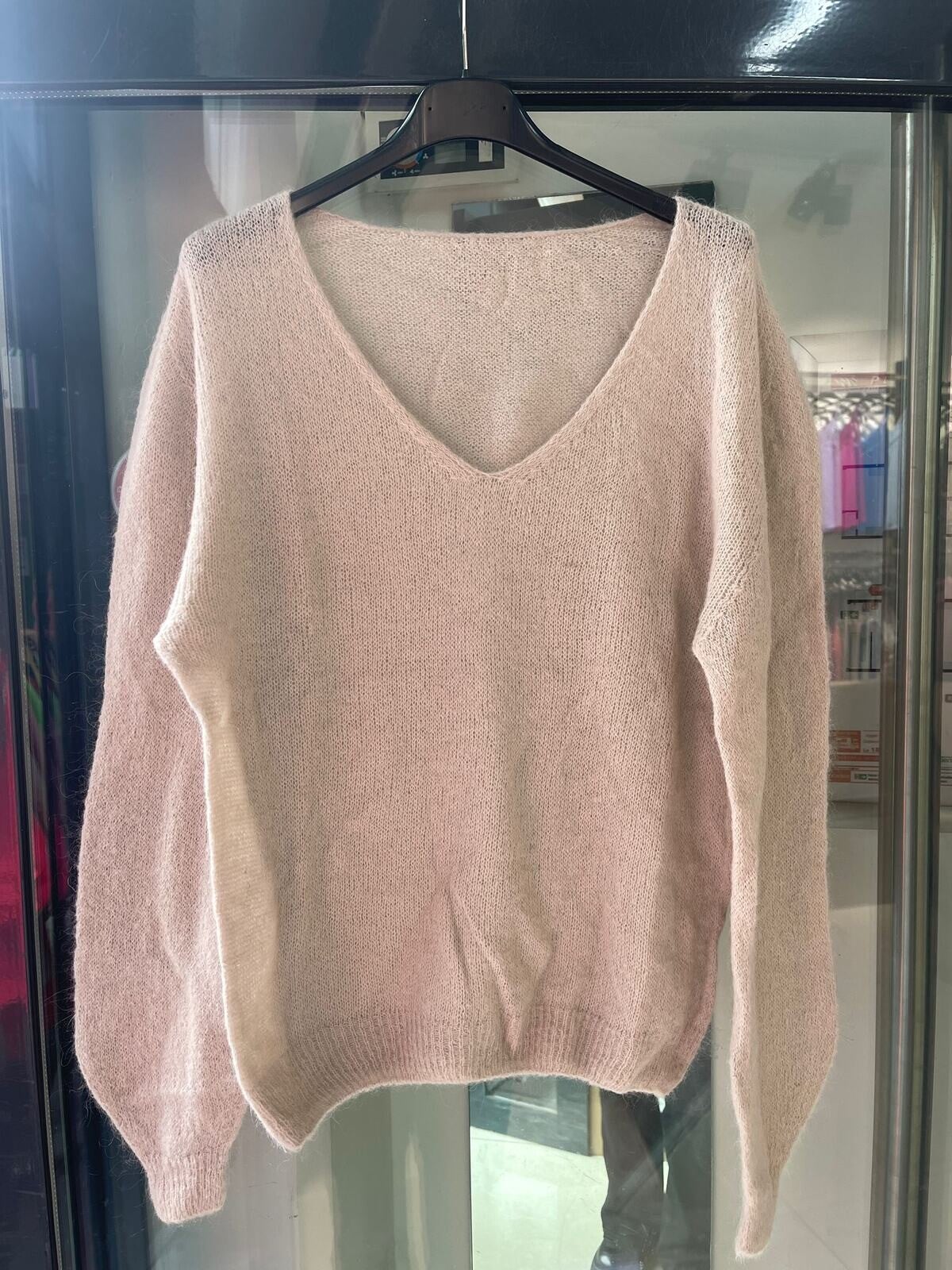 Le Pull Doudou en Maille Mohair – L'Élégance Décontractée