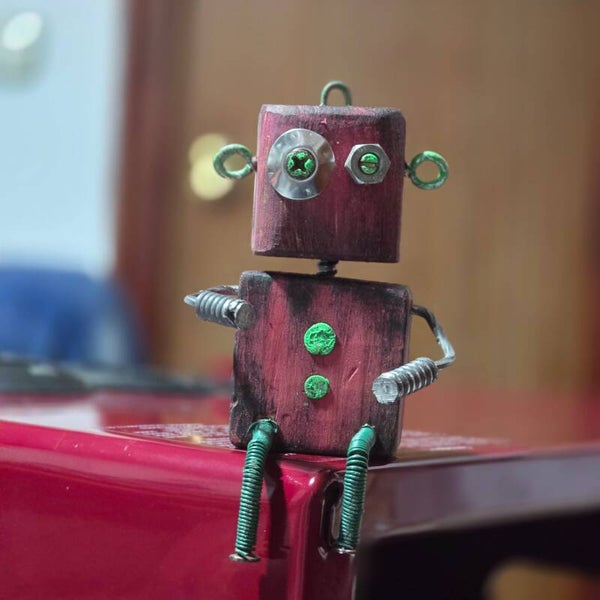 Figura robot artesanal