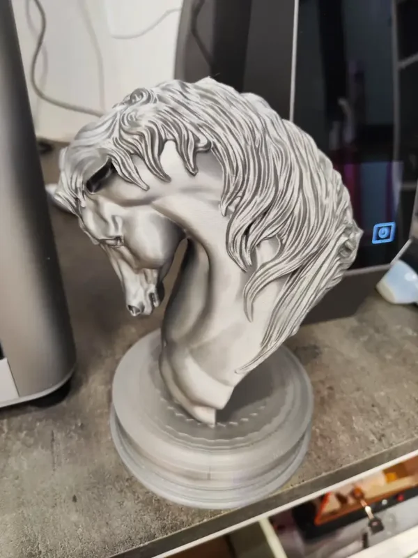 Busto de caballo artístico