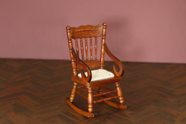 Schommelstoel donker hout
