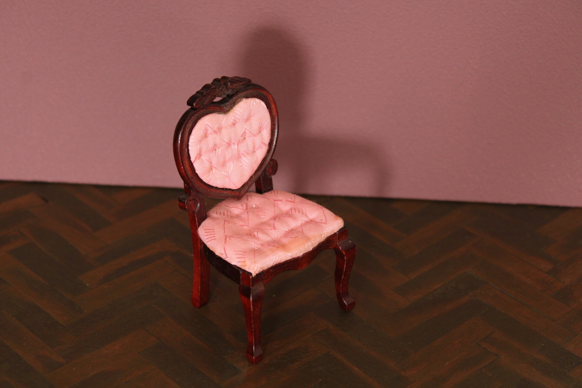 Stoeltje met hartvormige rugleuning roze