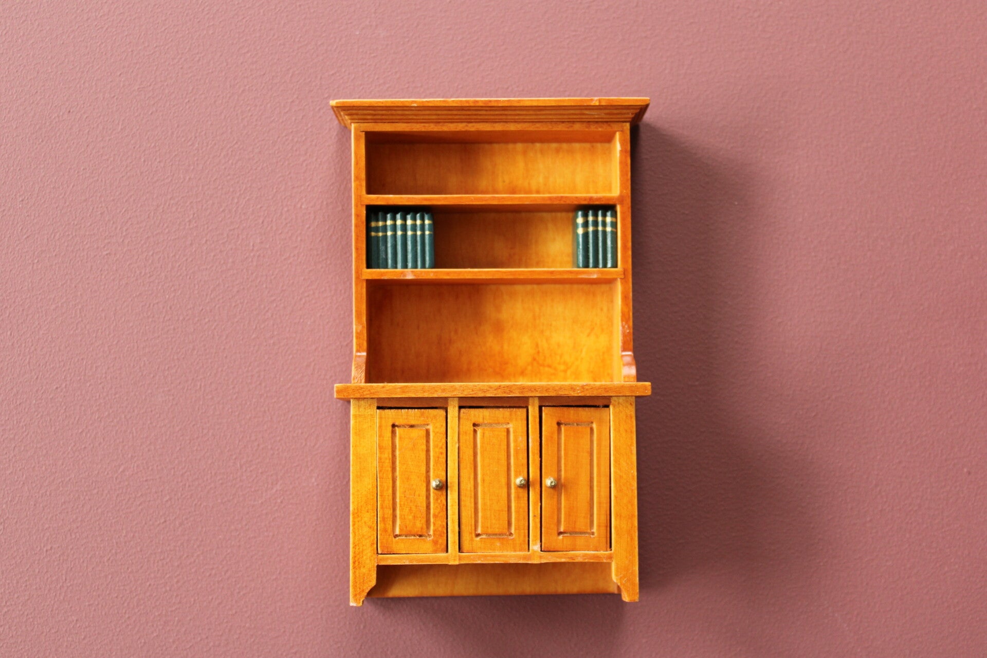 Boekenkast (inclusief vastgelijmde groene boeken)