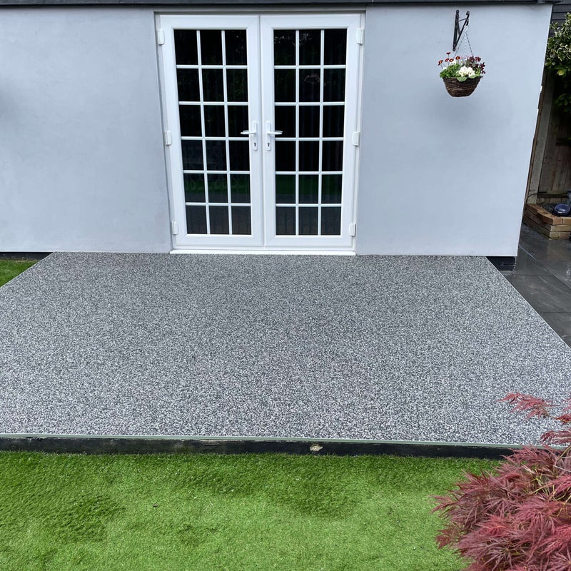 resin-bound-patio-grey-standard-uq6ivo.jpg