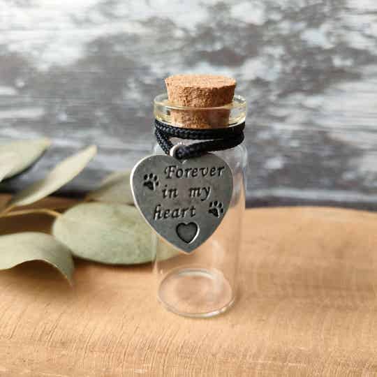 Gedenk flesje, forever in my heart, zwart