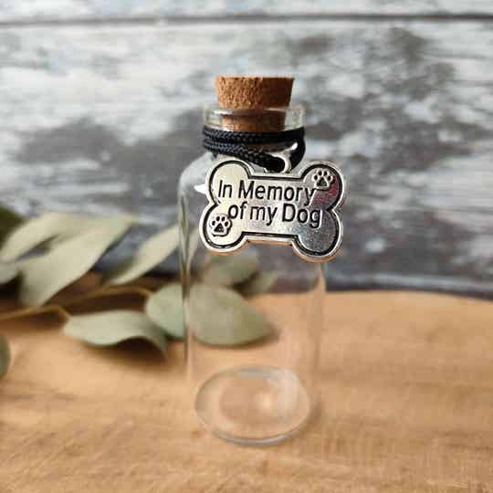 Gedenk flesje, zwart, in memory of my dog