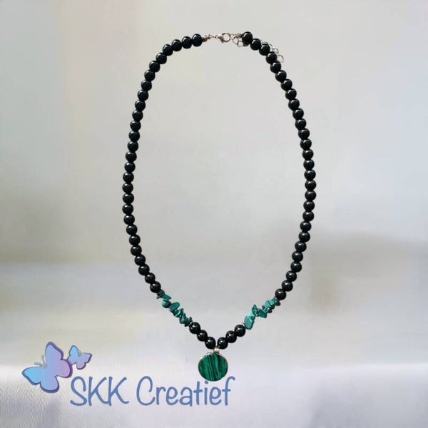 Ketting Jolina met Agaat en Malachiet van SKK Creatief.