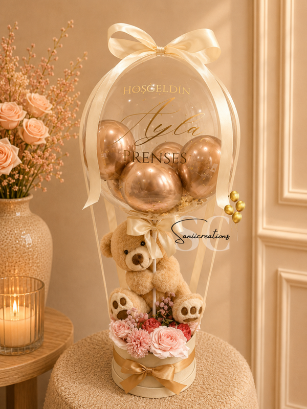Hot Air Balloon met neutrale tinten en roze bloemen