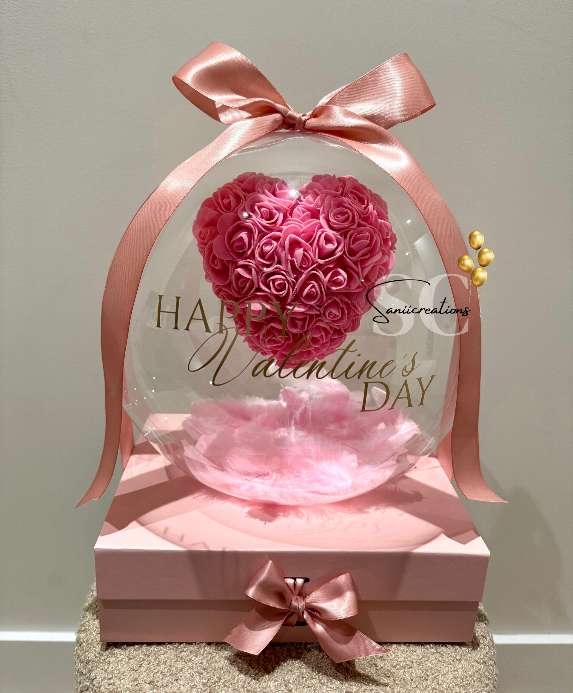 Luxe Valentijn Ballon met Hart van Rozen en Geschenkdoos – Gepersonaliseerd Valentijnscadeau
