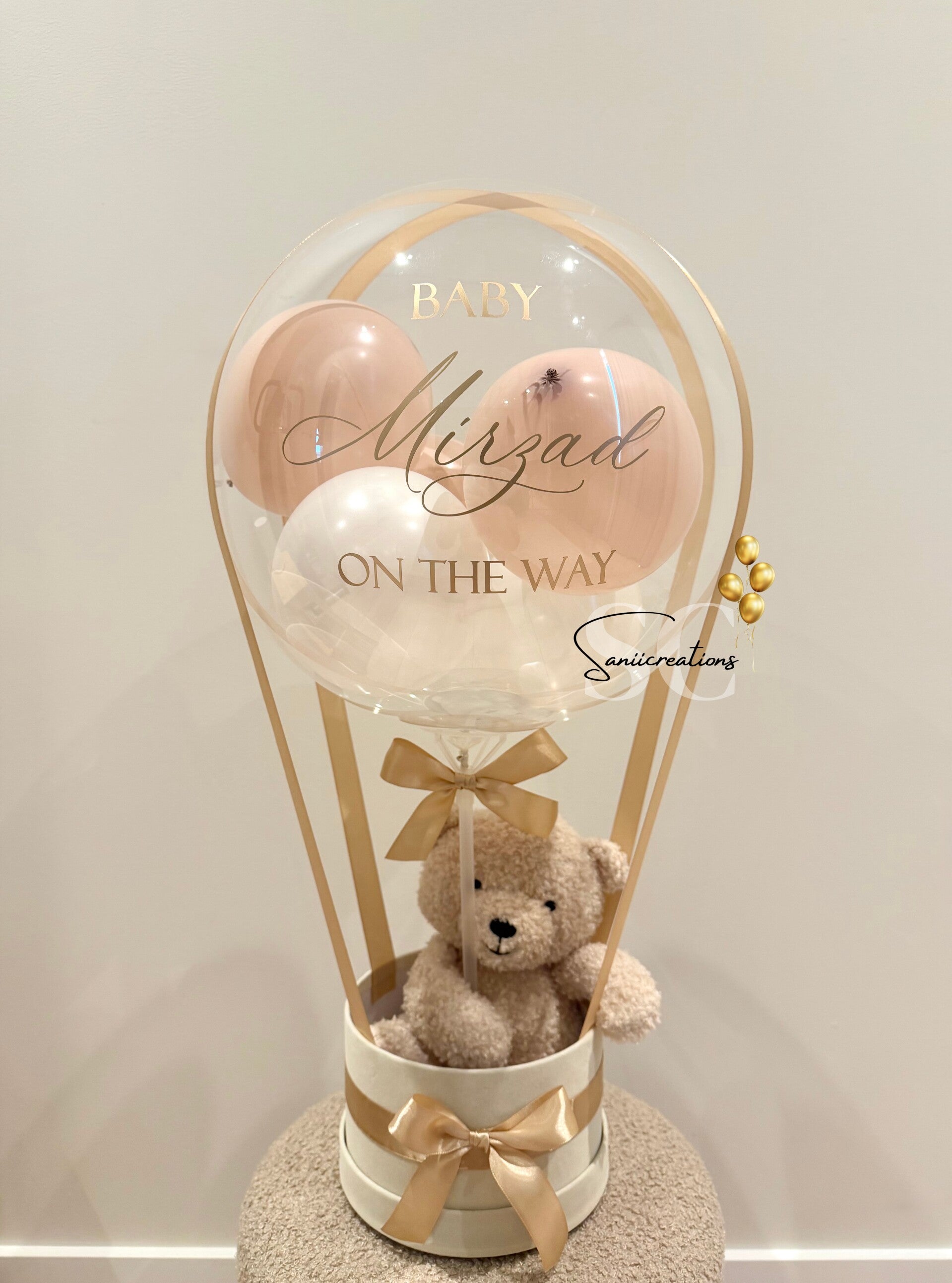 Gepersonaliseerd Babycadeau met Naam | Luxe Hot Air Ballon in Nude-, Witte- Tinten