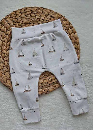 Broekje zeilbootjes