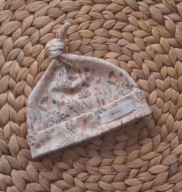 Knoopmutsje lieve bloem creme