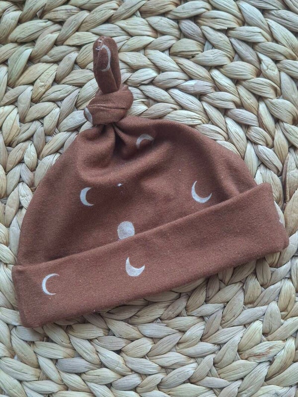 Knoopmutsje maantjes