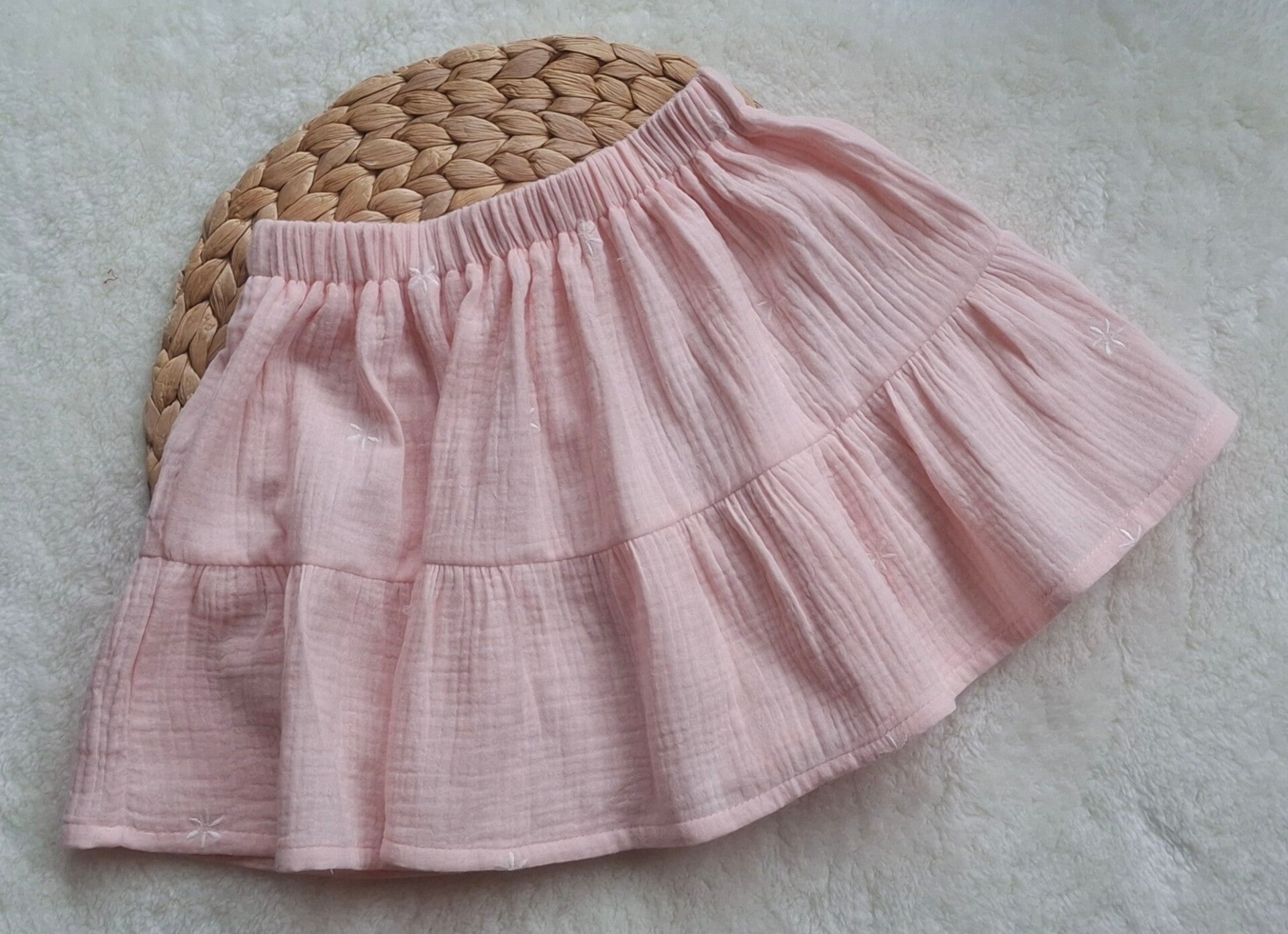 Rokje hydrofiel met witte madeliefjes