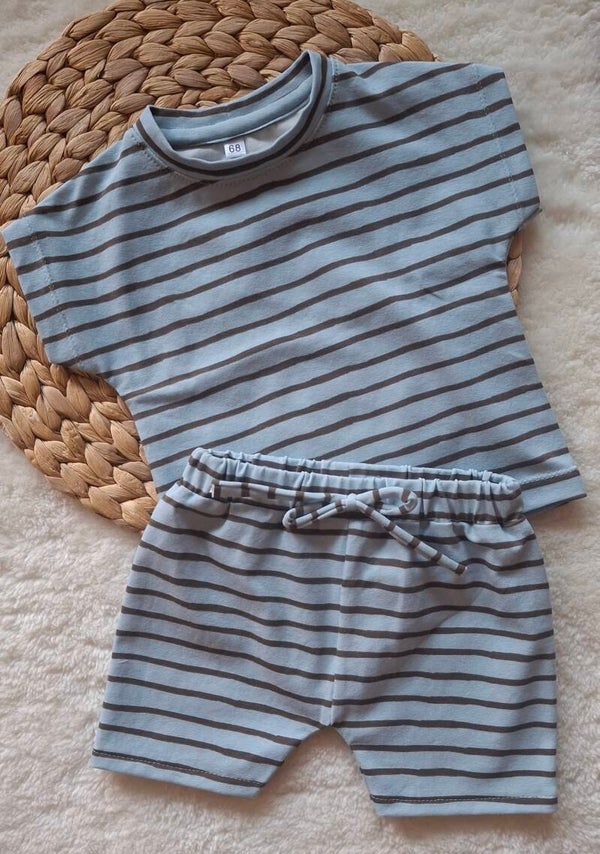Setje blauw met bruine streepjes