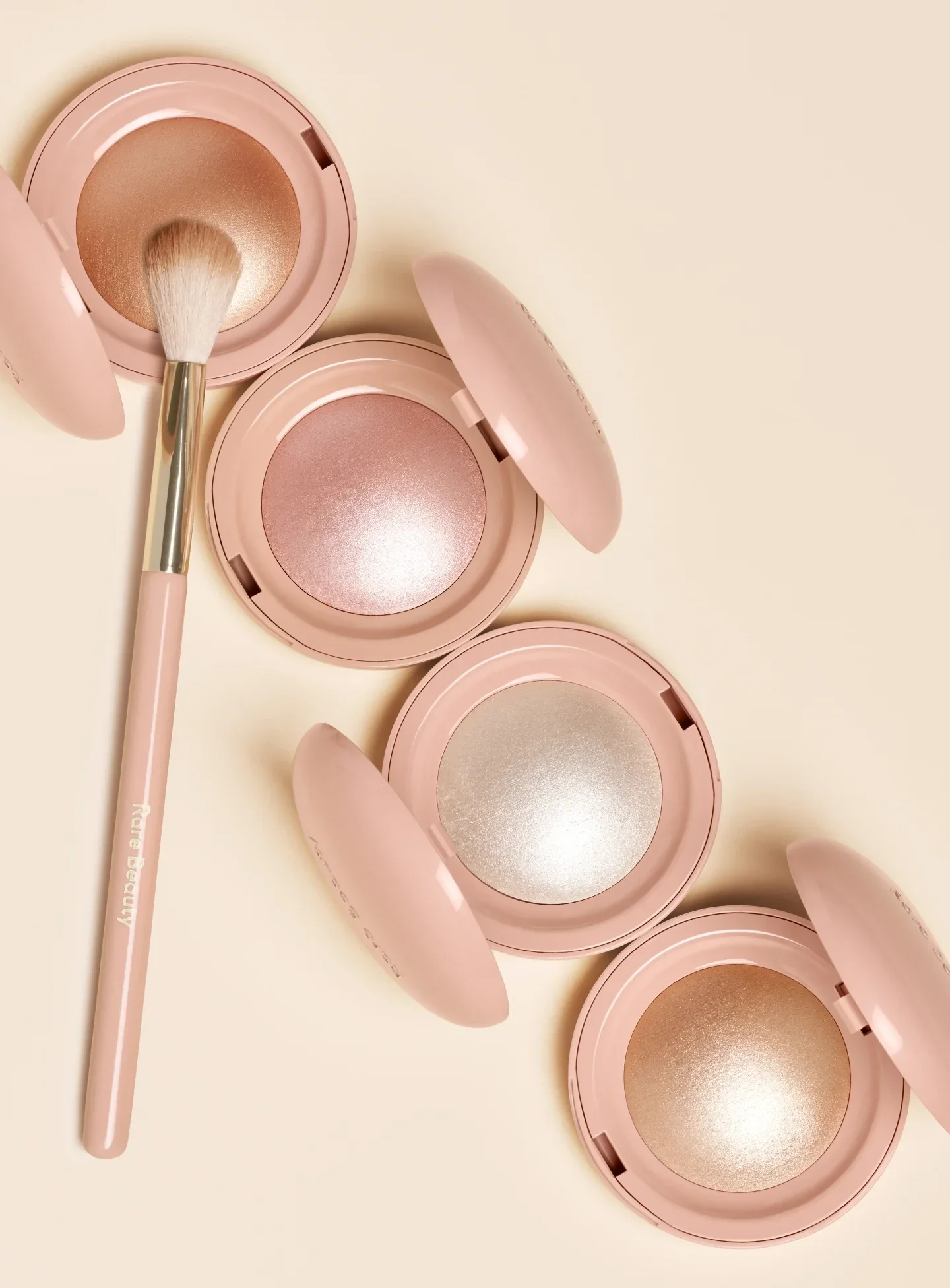 RARE BEAUTY Positive Light Silky Touch Highlighter - Poudre illuminatrice Vegan