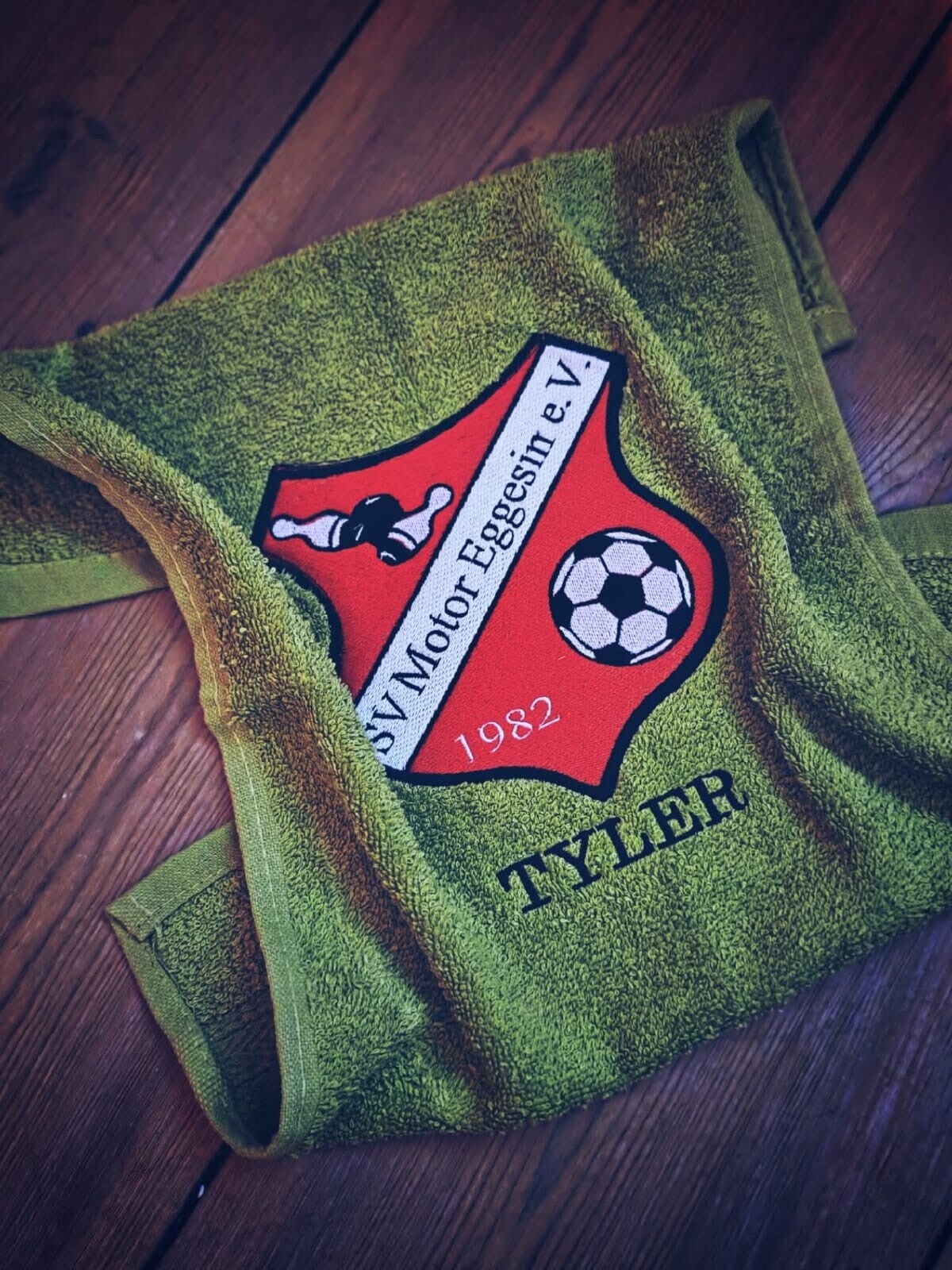 Badehandtuch mit Wunschmotiv bestickt