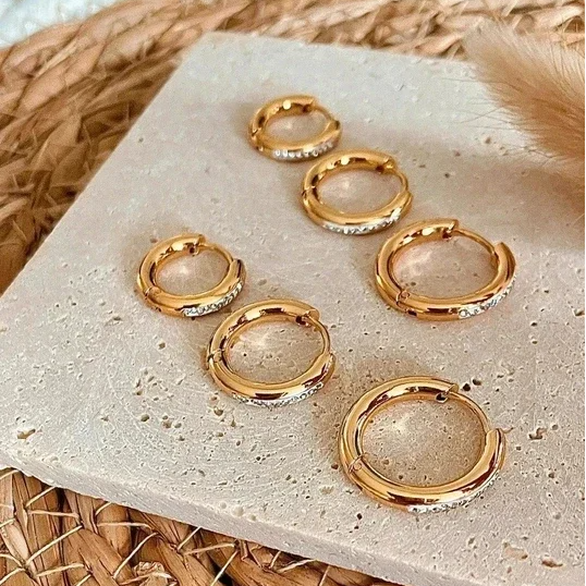 Set van 6 Goudkleurige Creolen met Zirkonia – 3 Maten | 18K PVD Goldplated 316L RVS Oorbellen