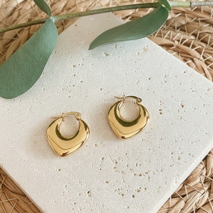 Gouden hart oorbellen – minimalistische dames oorbellen 18K titanium staal (2,3 cm)