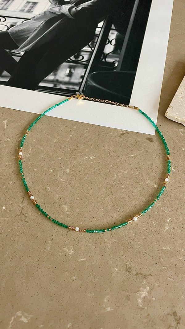 Groene & goud boho kralenketting – elegante damesketting 38 + 6 cm