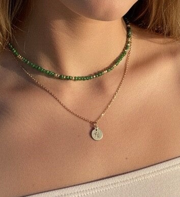 Korte facet kralenketting – groene en goudkleurige boho damesketting 36 + 6 cm